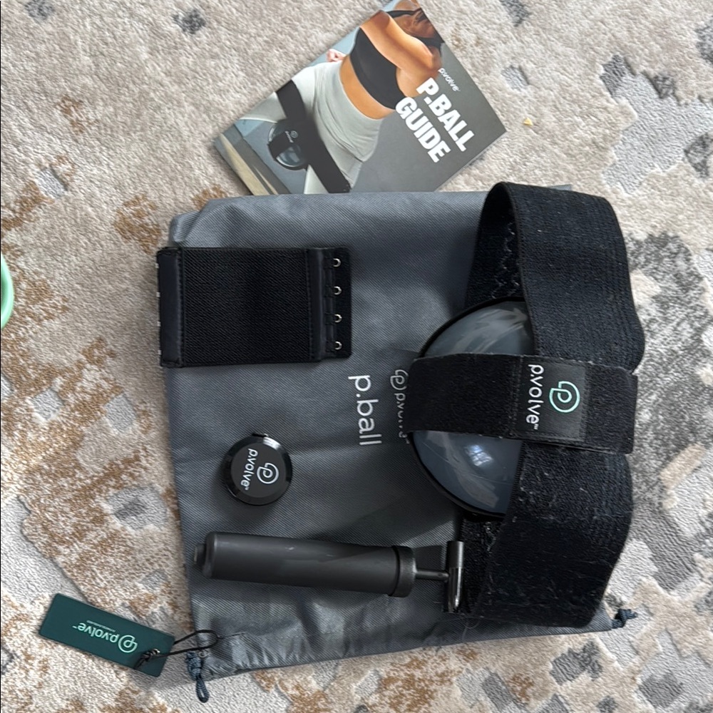 P.ball Core Trainer in Gray and Black